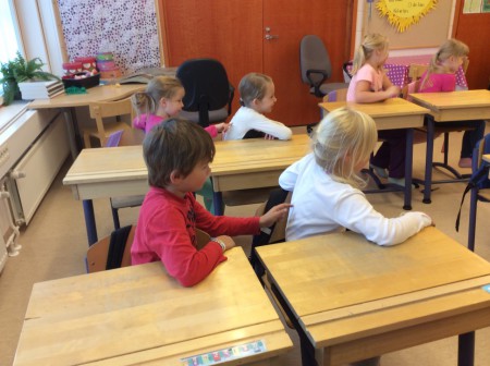 Oppimisessa otetaan kaikki aistit käyttöön ja opetellaan toimimaan yhdessä.